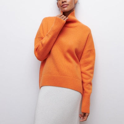Avery | High-collar sweater