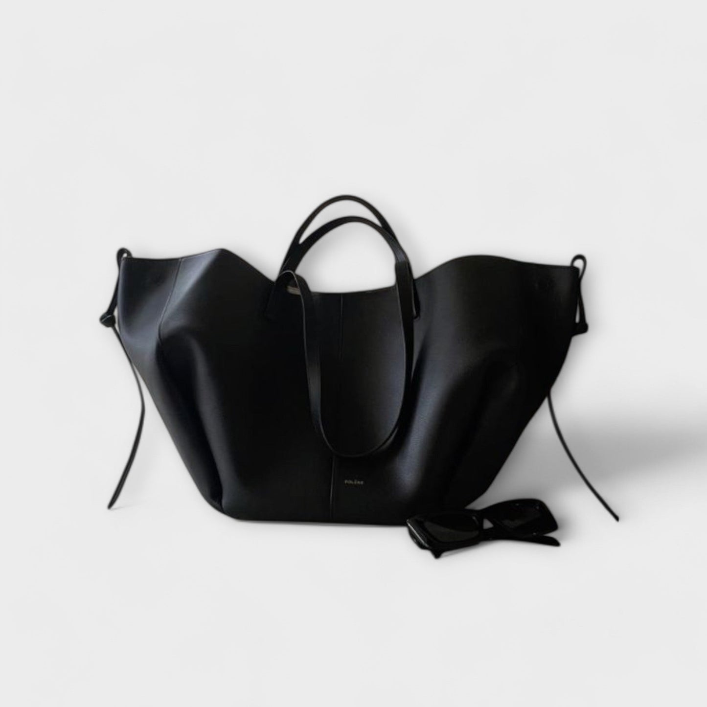 Clara – Vintage Tote Bag