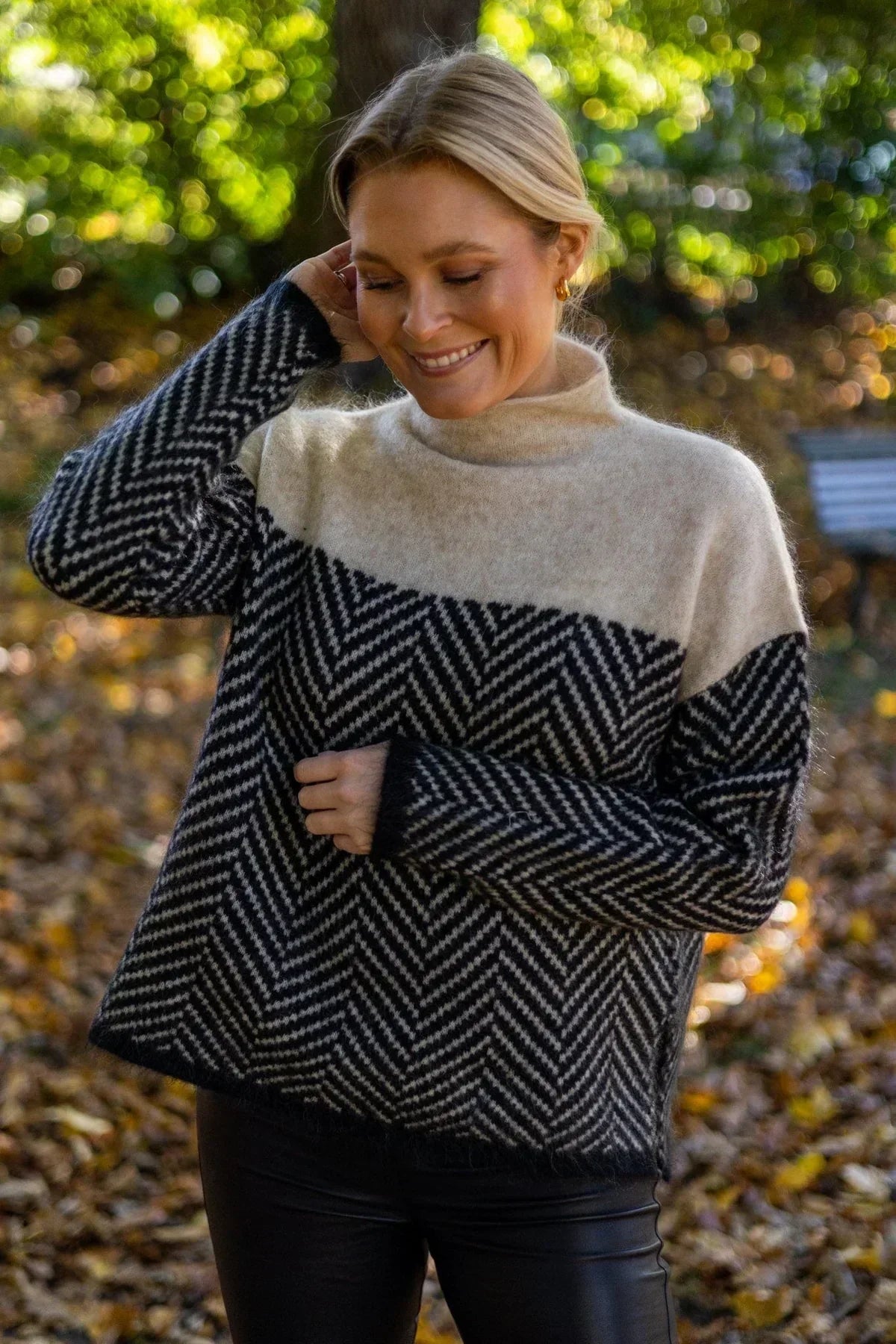 Gia | Luxury Cashmere Turtleneck Sweater